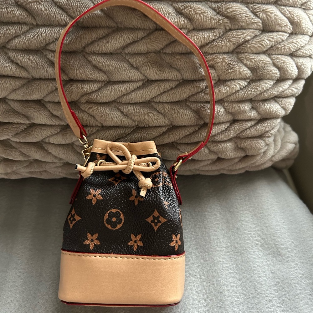 Bucket Bag charm